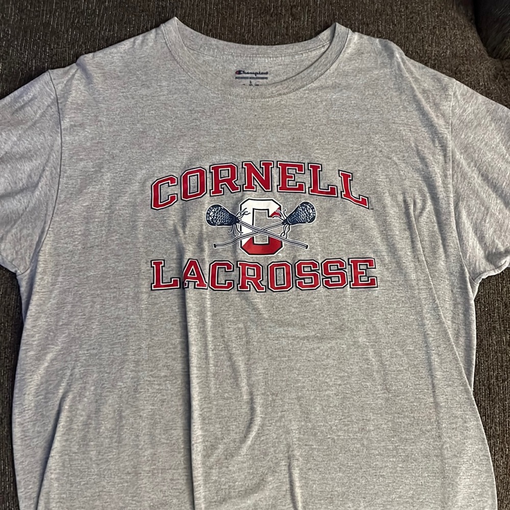 Men’s large Cornell lacrosse T-shirt